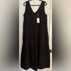 Quince 100% Organic Cotton Gauze Tiered Maxi Dress / Black / L